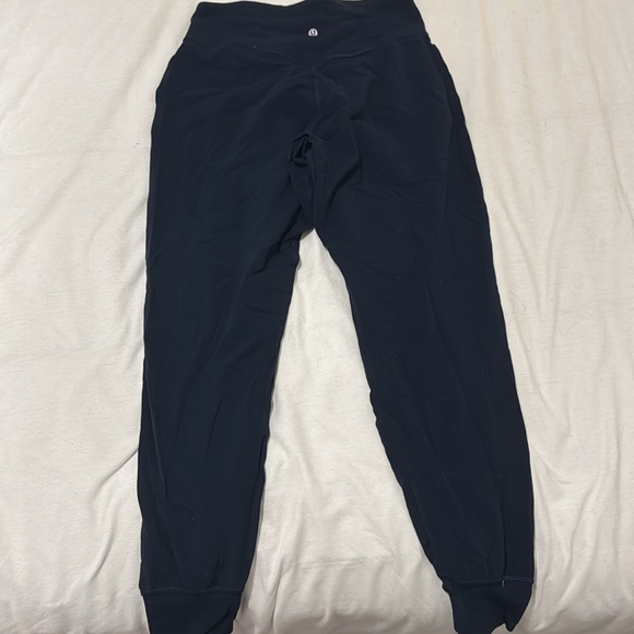 Navy lululemon joggers size 8 - Picture 7 of 8